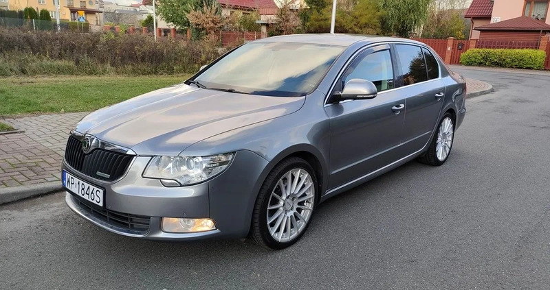 Skoda Superb cena 29900 przebieg: 208000, rok produkcji 2011 z Płock małe 704